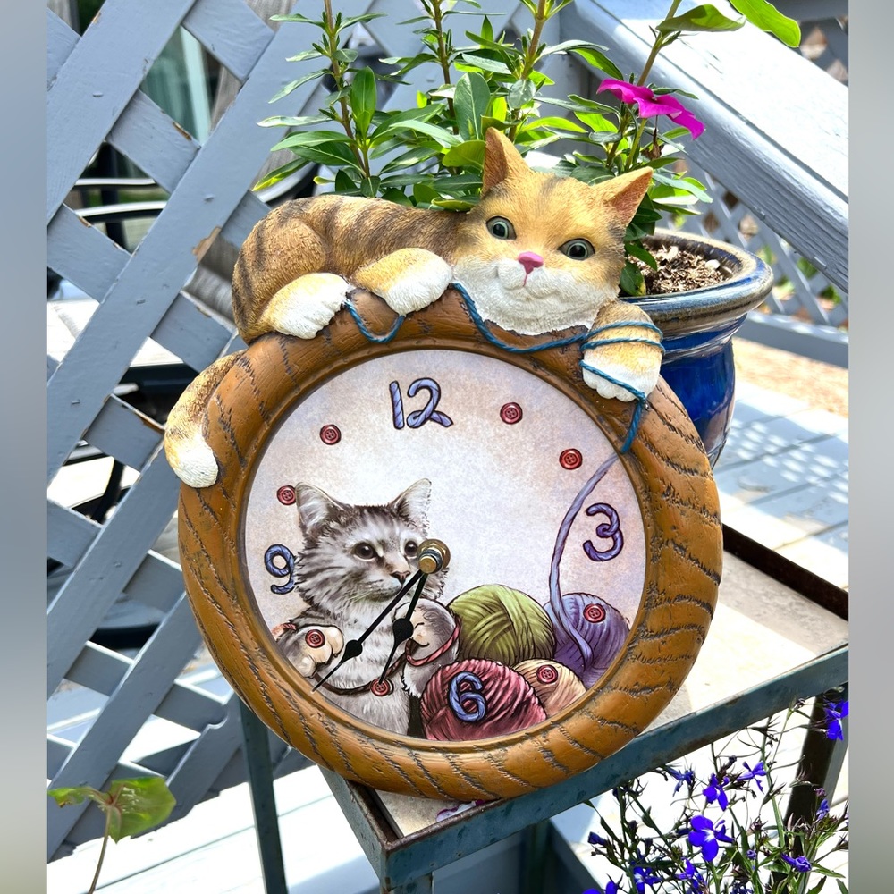 Vintage Cat Clock